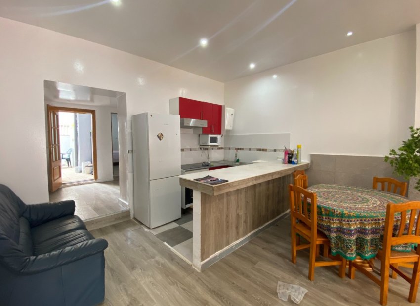 Herverkoop - Appartement / flat - Torrevieia - Center