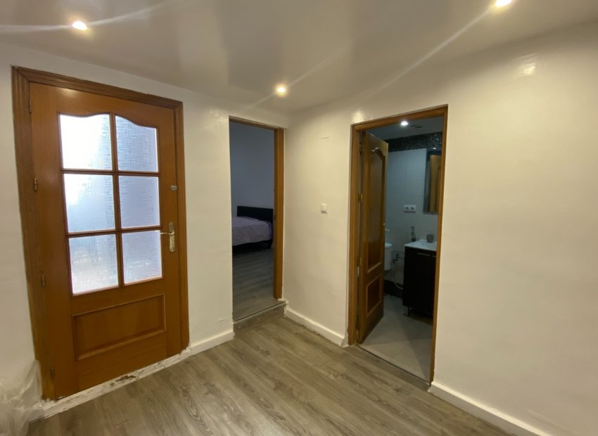 Herverkoop - Appartement / flat - Torrevieia - Center