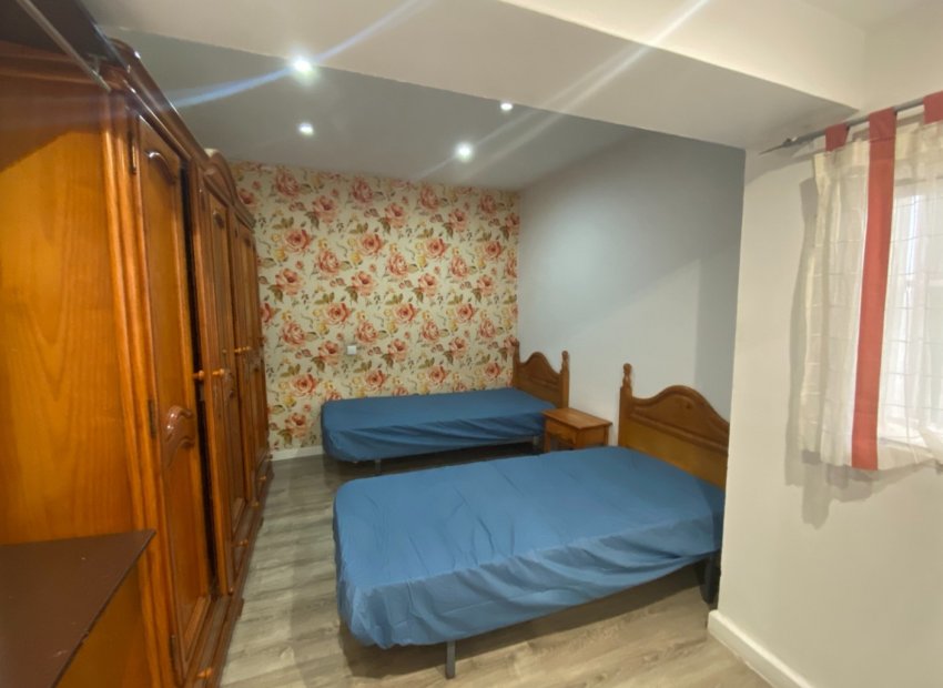 Herverkoop - Appartement / flat - Torrevieia - Center