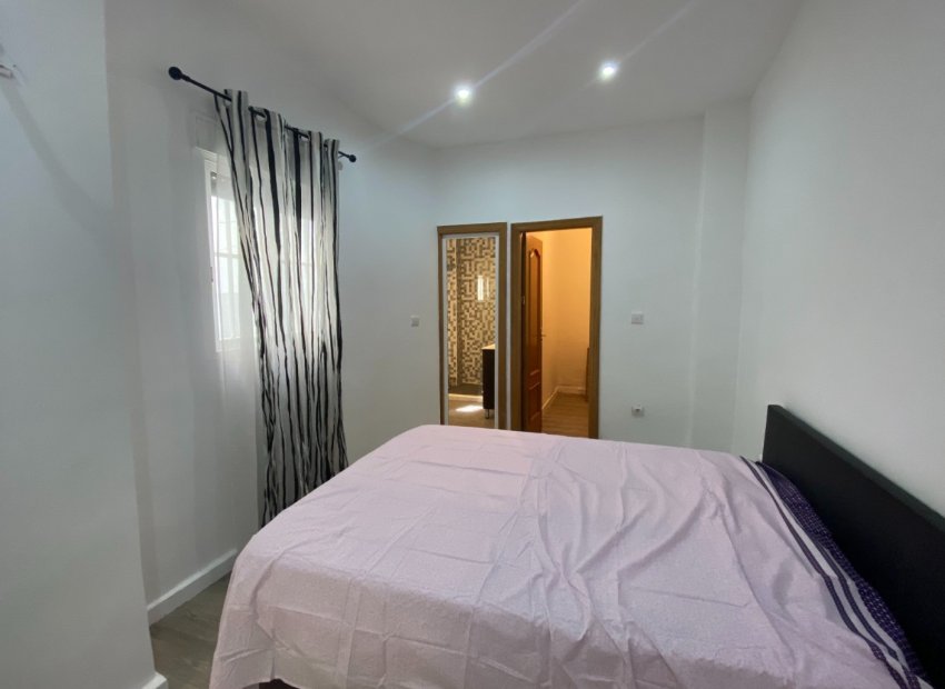 Herverkoop - Appartement / flat - Torrevieia - Center