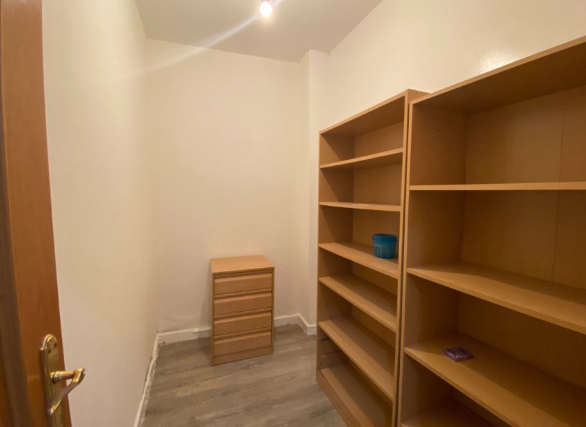 Herverkoop - Appartement / flat - Torrevieia - Center