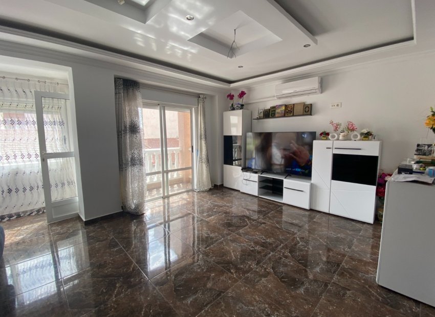 Herverkoop - Appartement / flat - Torrevieia - Center