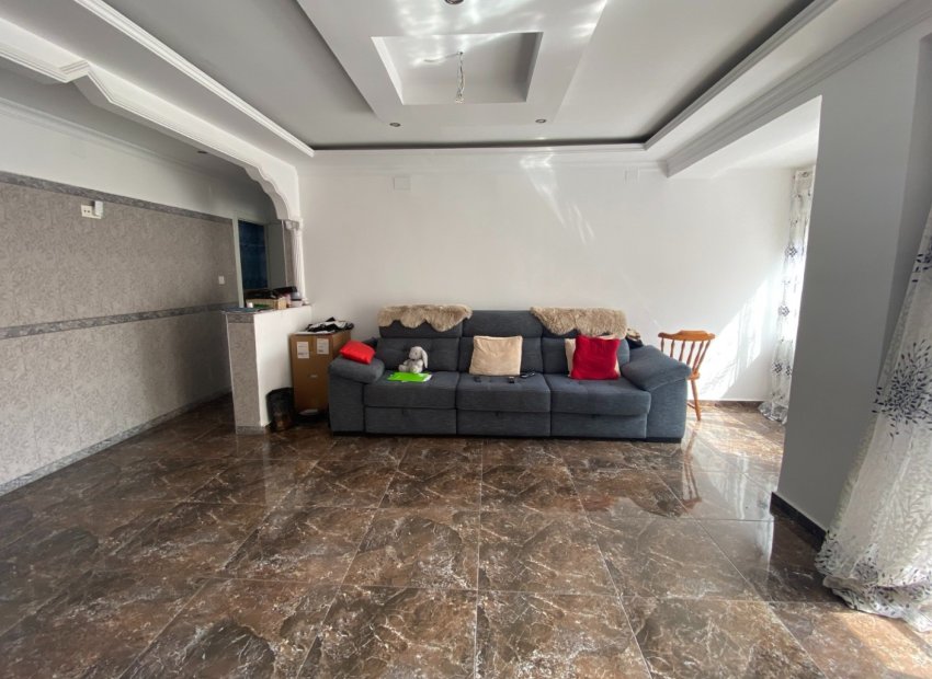 Herverkoop - Appartement / flat - Torrevieia - Center