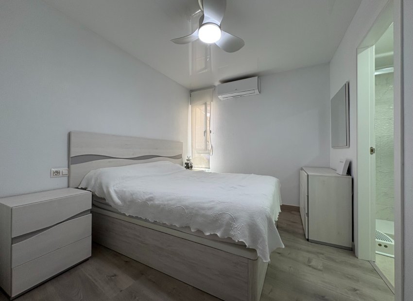 Herverkoop - Appartement / flat - Torrevieia - Center