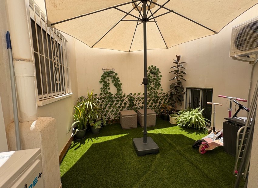 Herverkoop - Appartement / flat - Torrevieia - Center