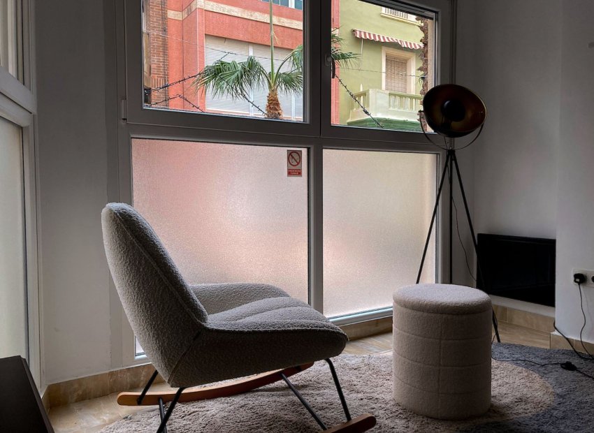 Herverkoop - Appartement / flat - Torrevieia - Center