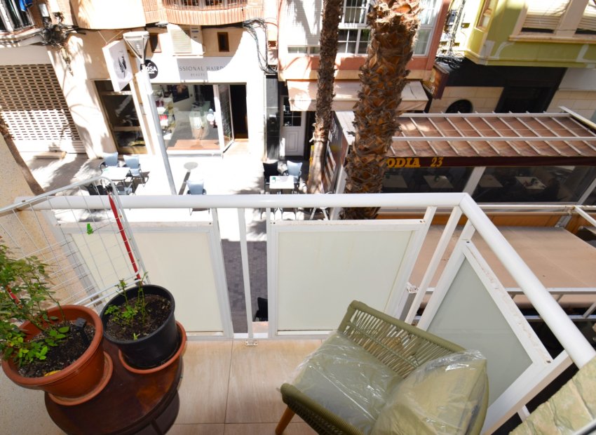 Herverkoop - Appartement / flat - Torrevieia - Center