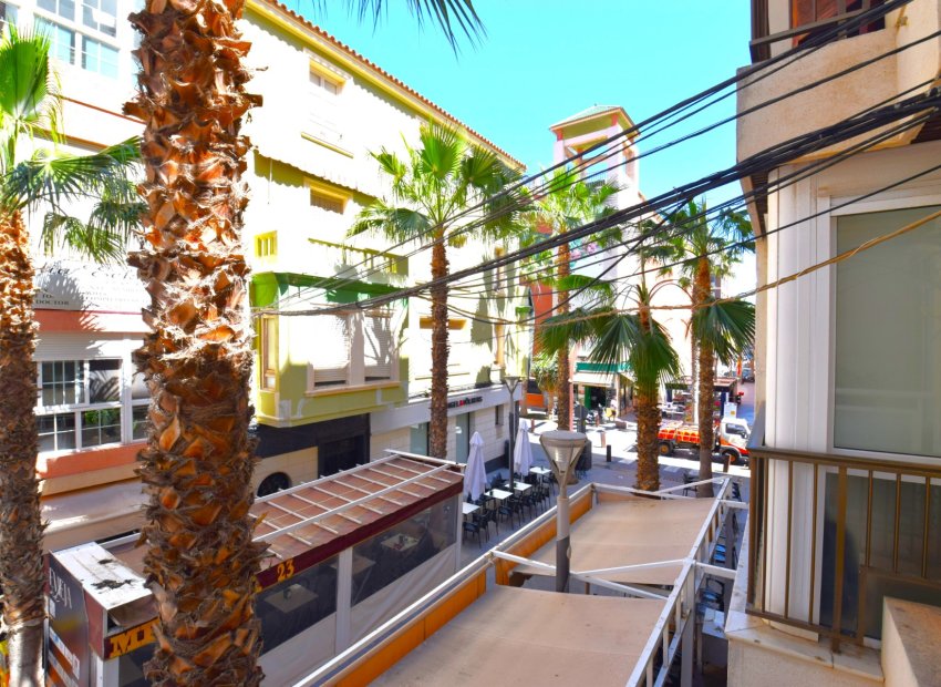 Herverkoop - Appartement / flat - Torrevieia - Center