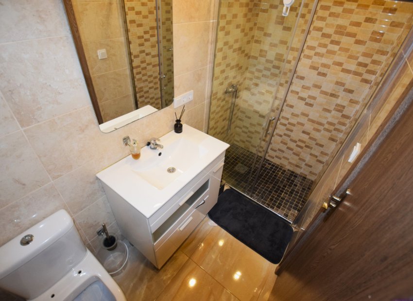 Herverkoop - Appartement / flat - Torrevieia - Center