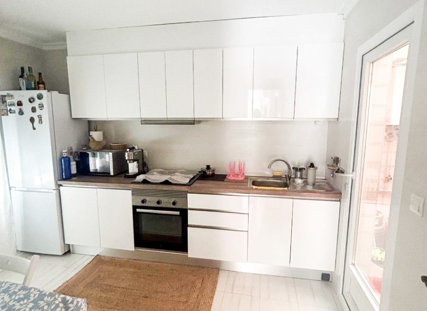 Herverkoop - Appartement / flat - Torrevieia - Center