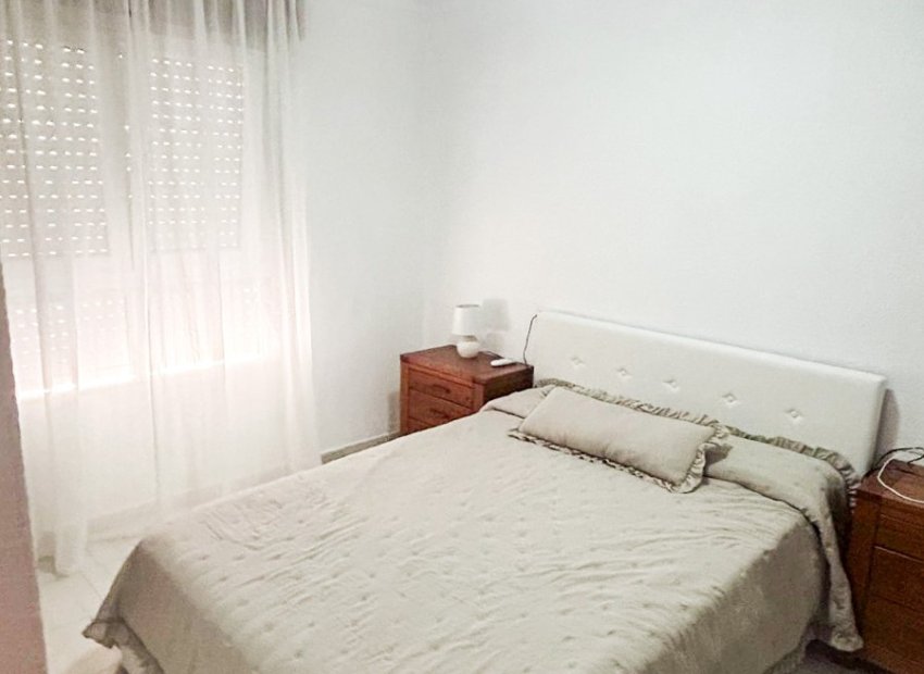 Herverkoop - Appartement / flat - Torrevieia - Center