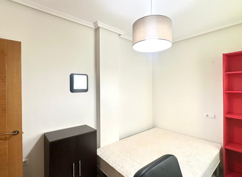 Herverkoop - Appartement / flat - Torrevieia - Center