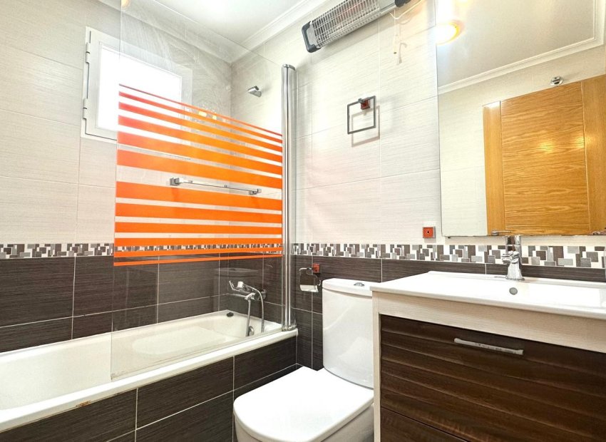 Herverkoop - Appartement / flat - Torrevieia - Center