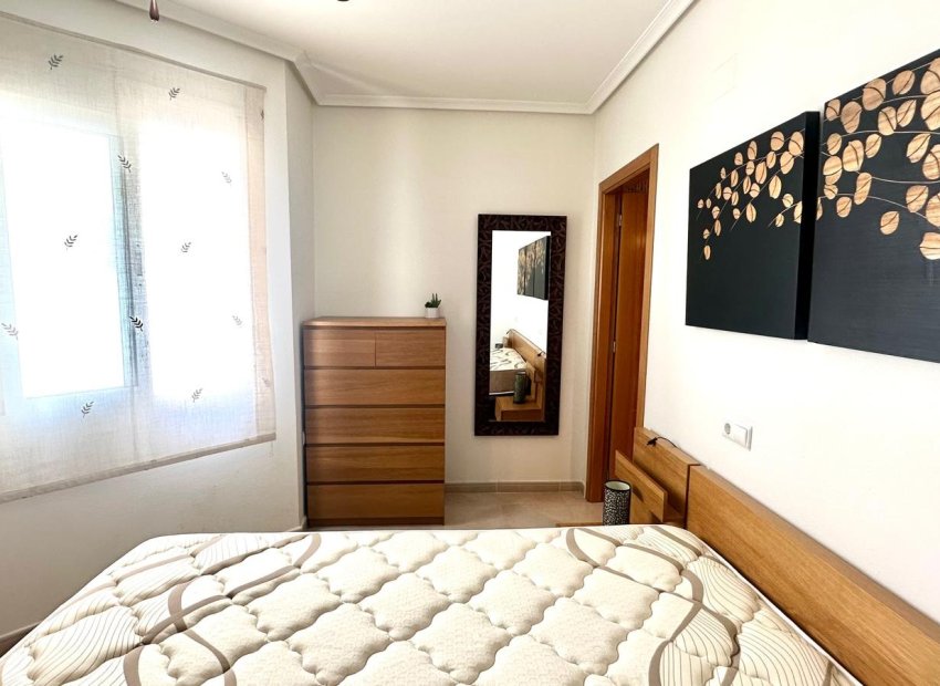 Herverkoop - Appartement / flat - Torrevieia - Center