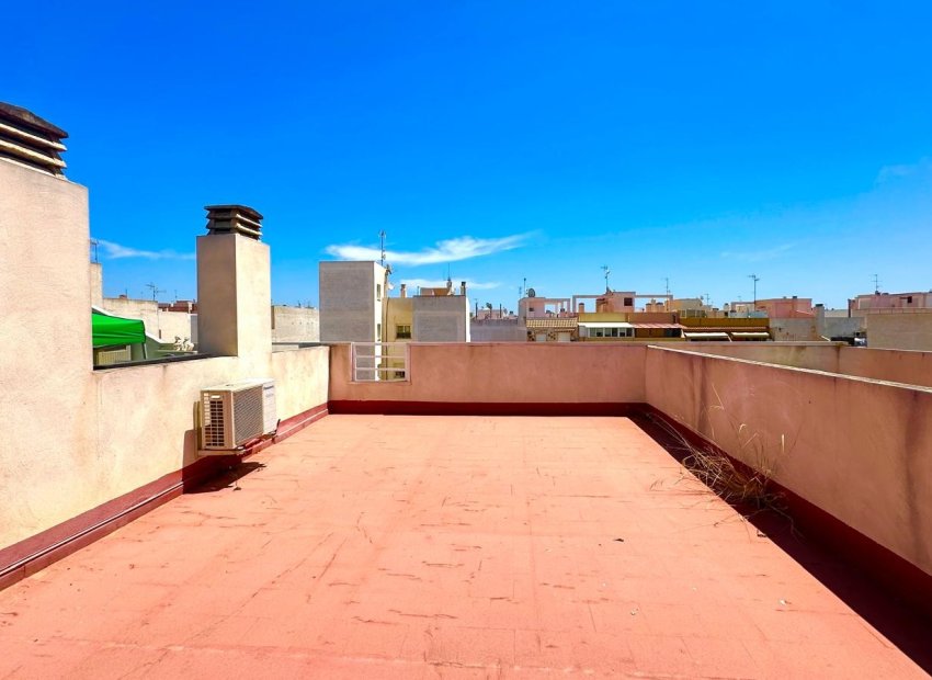 Herverkoop - Appartement / flat - Torrevieia - Center