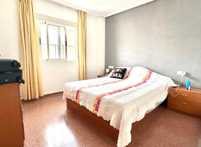 Herverkoop - Appartement / flat - Torrevieia - Center