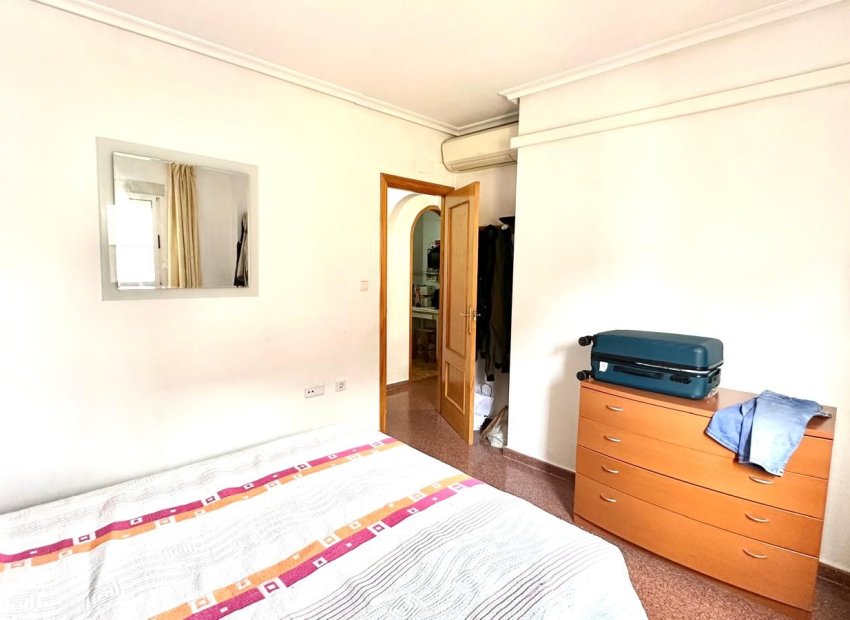 Herverkoop - Appartement / flat - Torrevieia - Center