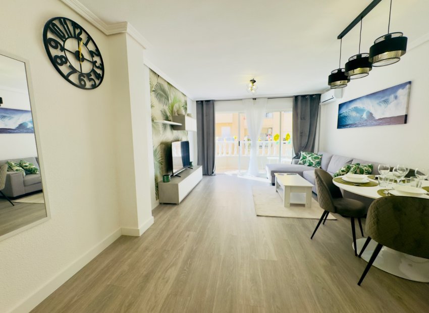 Herverkoop - Appartement / flat - Torrevieia - Center