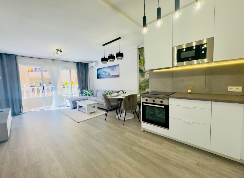 Herverkoop - Appartement / flat - Torrevieia - Center