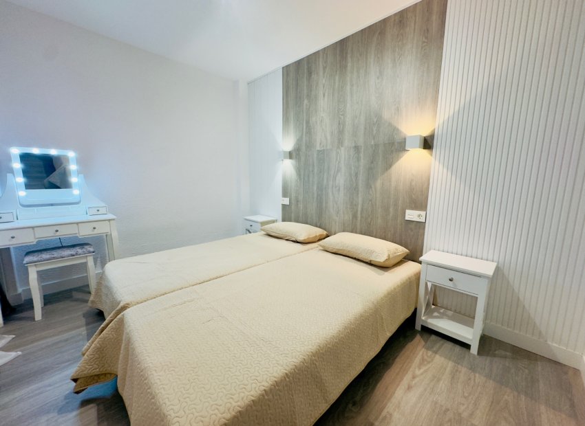 Herverkoop - Appartement / flat - Torrevieia - Center