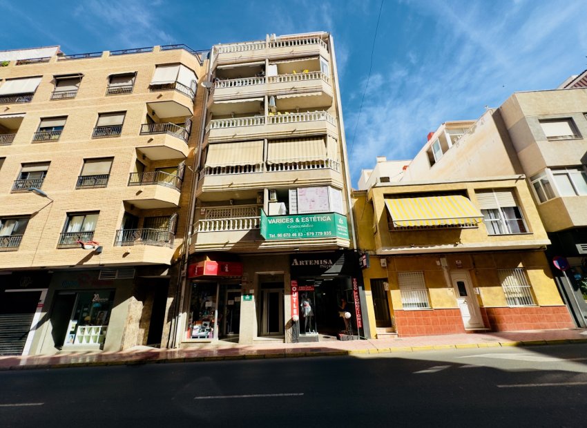 Herverkoop - Appartement / flat - Torrevieia - Center