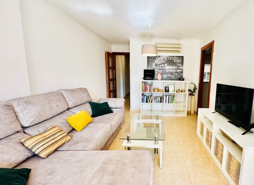 Herverkoop - Appartement / flat - Torrevieia - Center