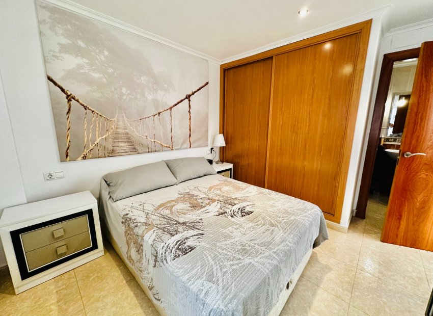 Herverkoop - Appartement / flat - Torrevieia - Center