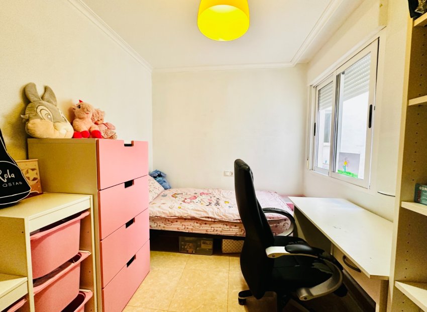 Herverkoop - Appartement / flat - Torrevieia - Center