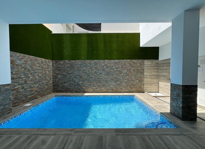 Herverkoop - Appartement / flat - Torrevieia - Center