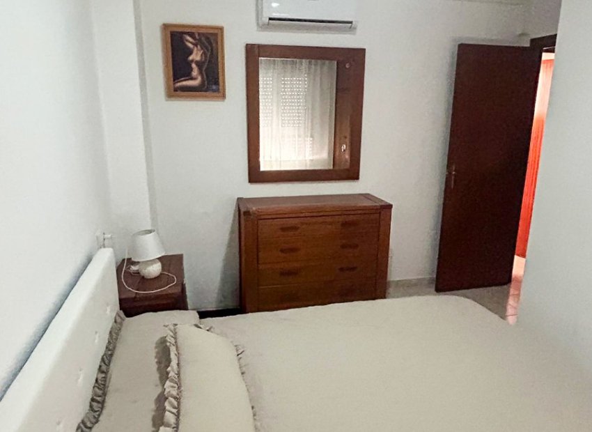 Herverkoop - Appartement / flat - Torrevieia - Center