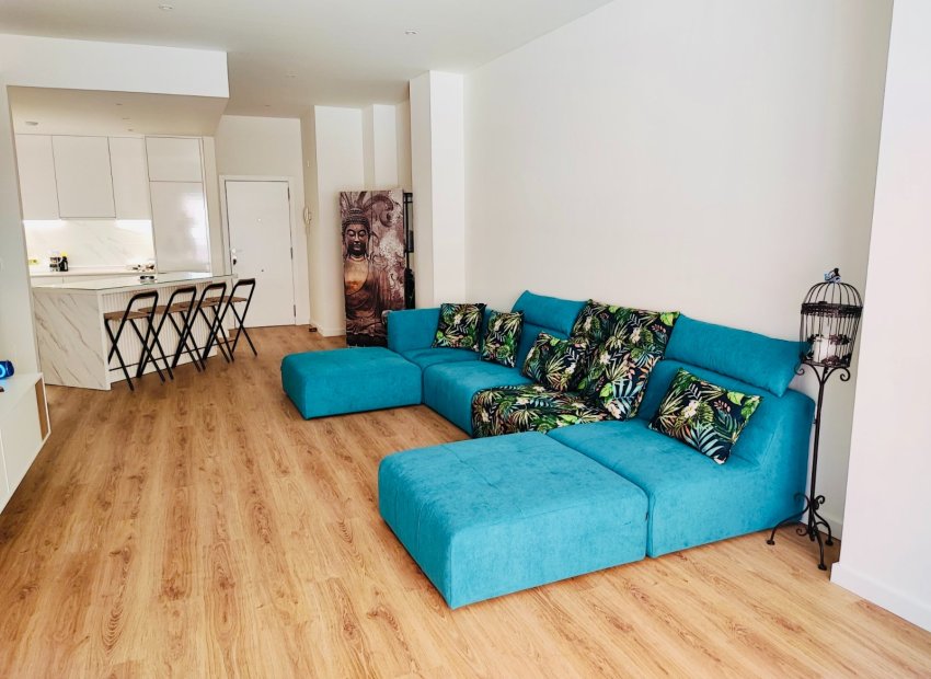 Herverkoop - Appartement / flat - Torrevieia - Center