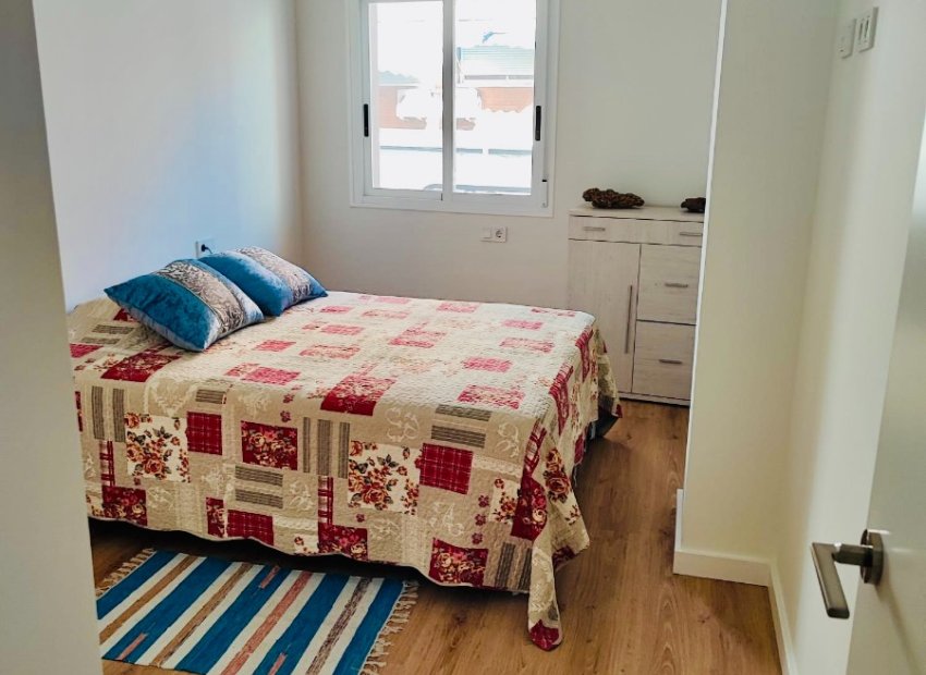 Herverkoop - Appartement / flat - Torrevieia - Center