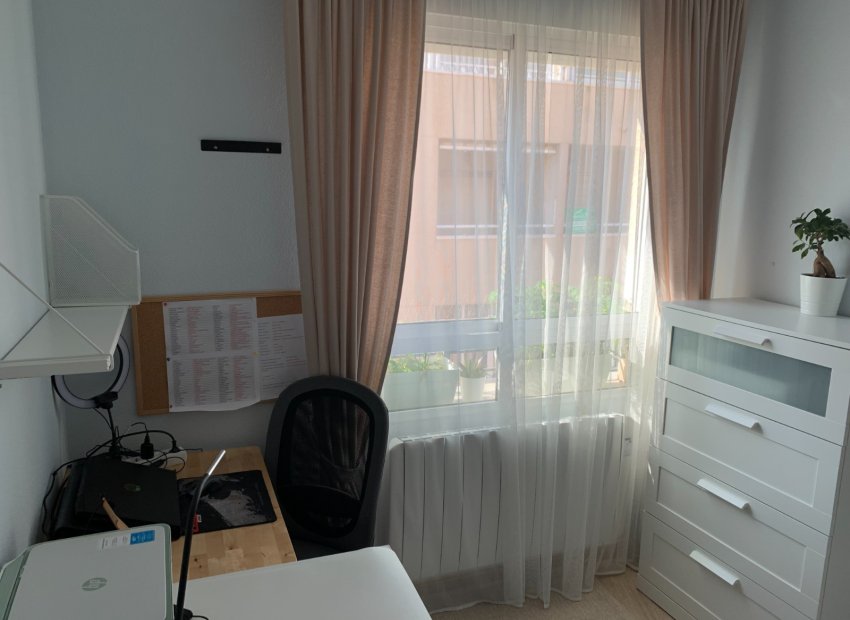 Herverkoop - Appartement / flat - Torrevieia - Center