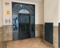 Herverkoop - Appartement / flat - Torrevieia - Center