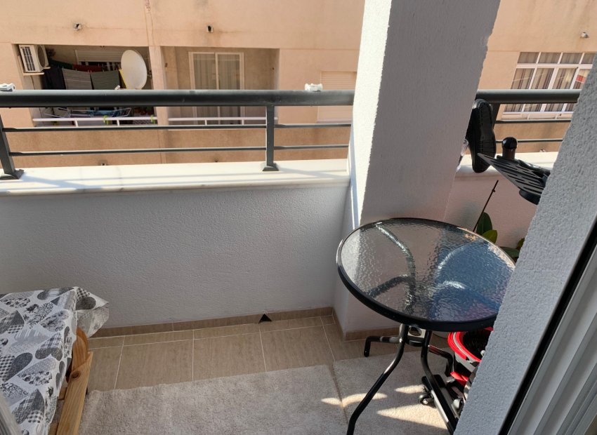 Herverkoop - Appartement / flat - Torrevieia - Center