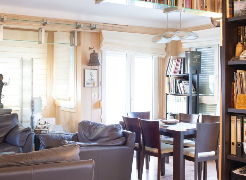 Herverkoop - Appartement / flat - Torrevieia - Center