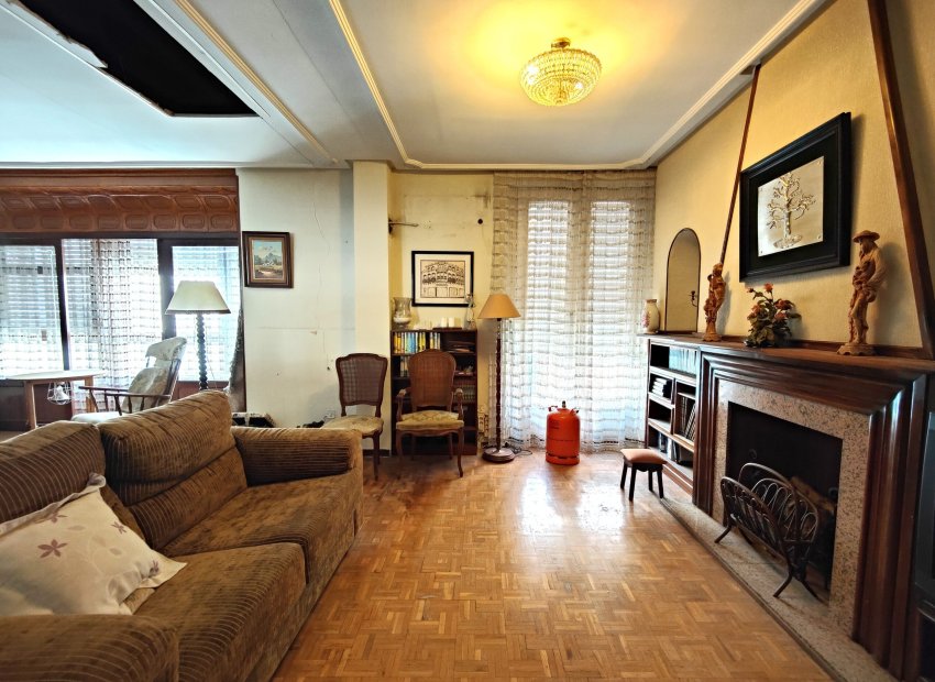 Herverkoop - Appartement / flat - Torrevieia - Center