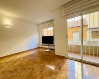Herverkoop - Appartement / flat - Torrevieia - Center