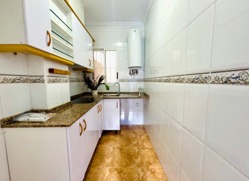 Herverkoop - Appartement / flat - Torrevieia - Center