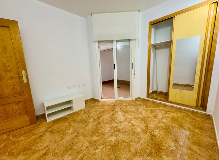 Herverkoop - Appartement / flat - Torrevieia - Center