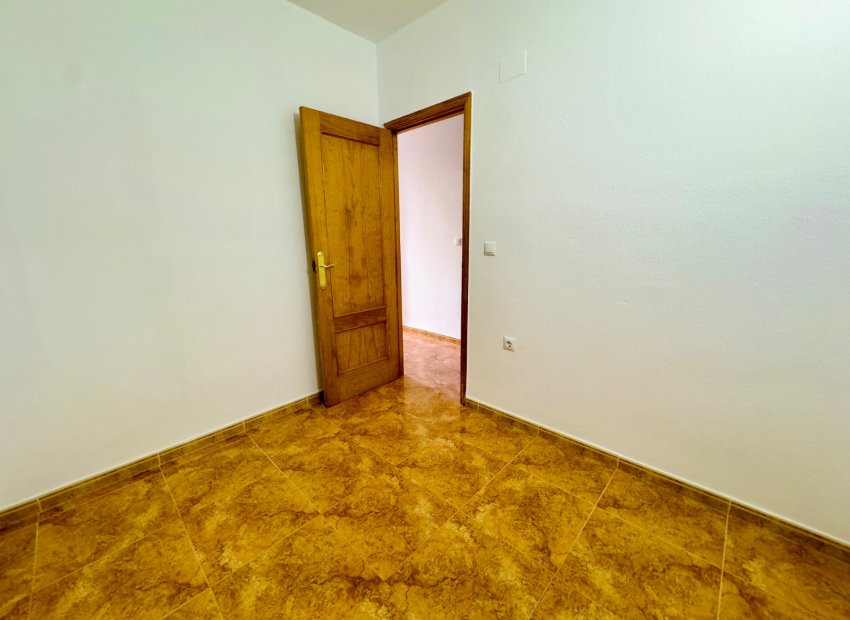 Herverkoop - Appartement / flat - Torrevieia - Center