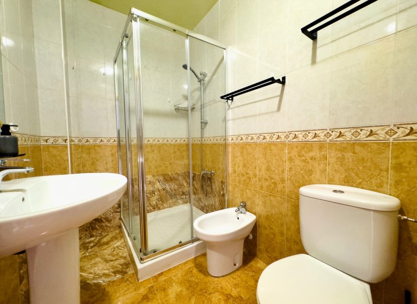 Herverkoop - Appartement / flat - Torrevieia - Center