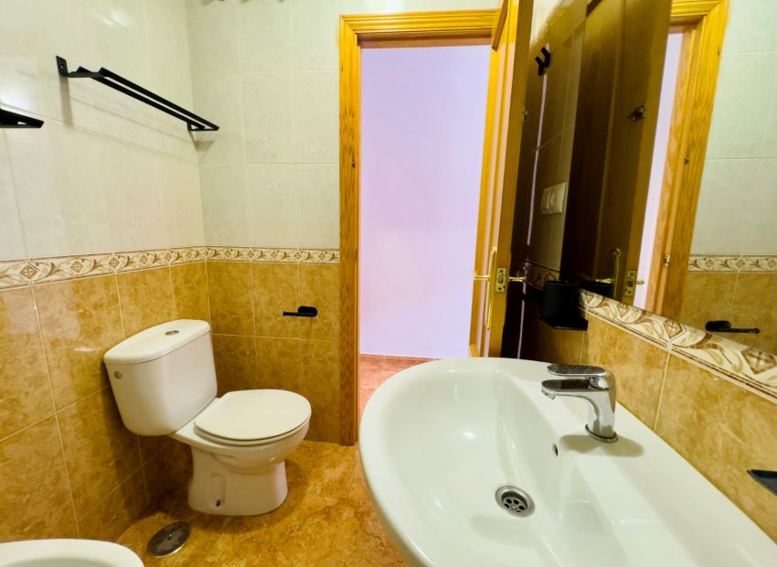 Herverkoop - Appartement / flat - Torrevieia - Center