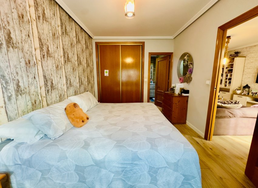 Herverkoop - Appartement / flat - Torrevieia - Center