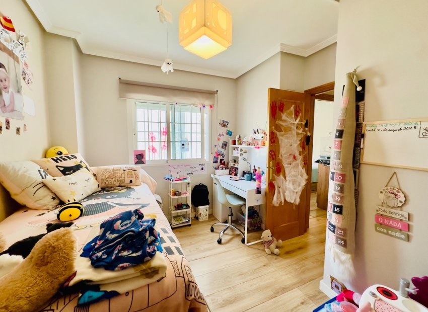 Herverkoop - Appartement / flat - Torrevieia - Center