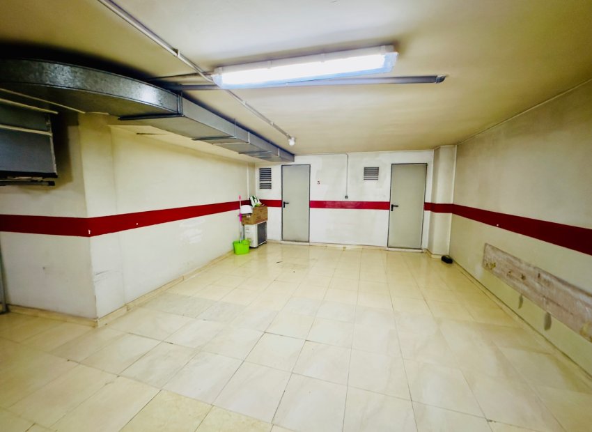 Herverkoop - Appartement / flat - Torrevieia - Center