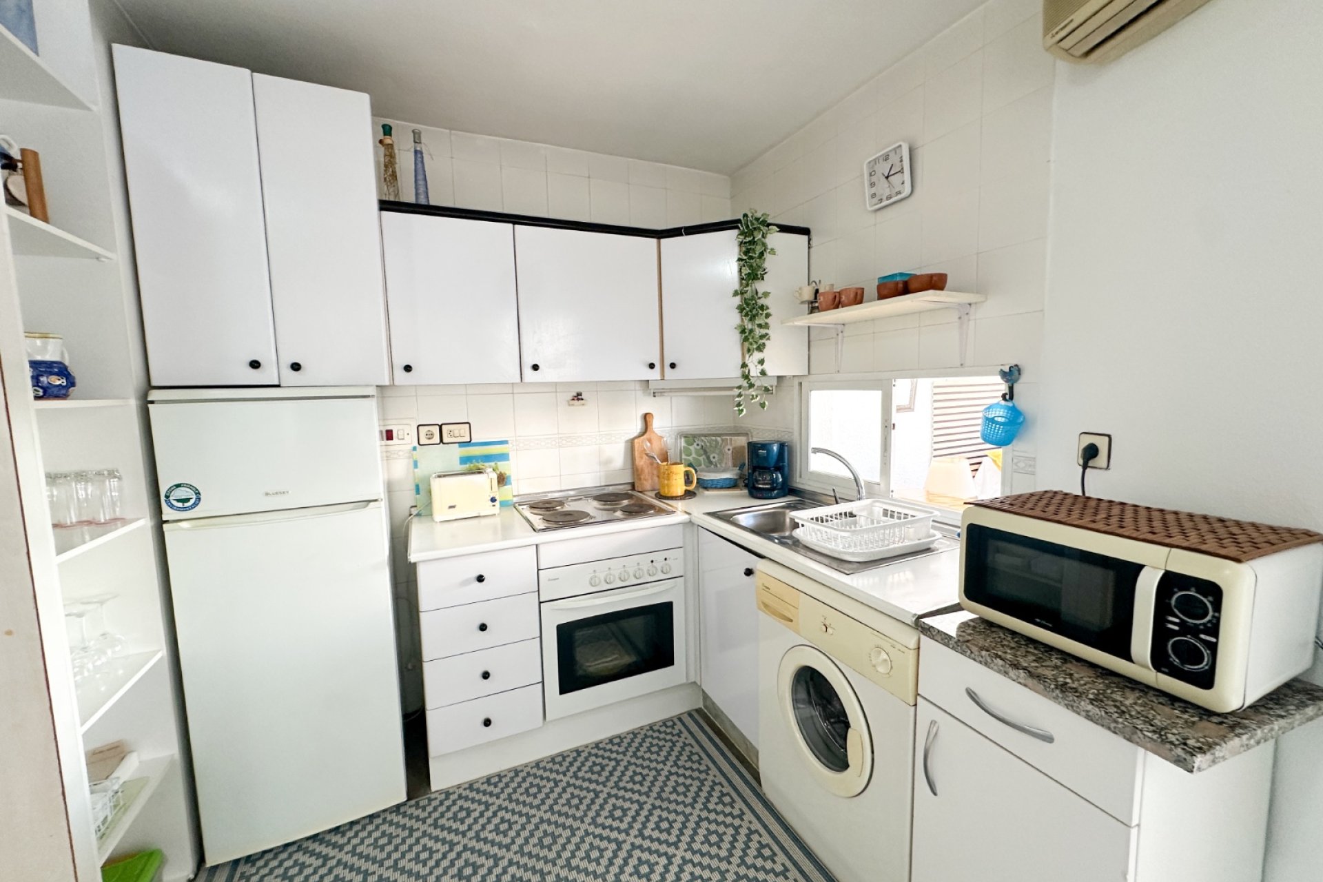 Herverkoop - Appartement / flat - Torrevieia - Center