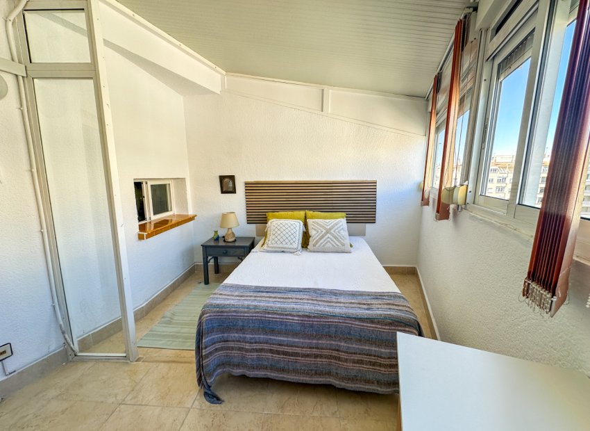 Herverkoop - Appartement / flat - Torrevieia - Center