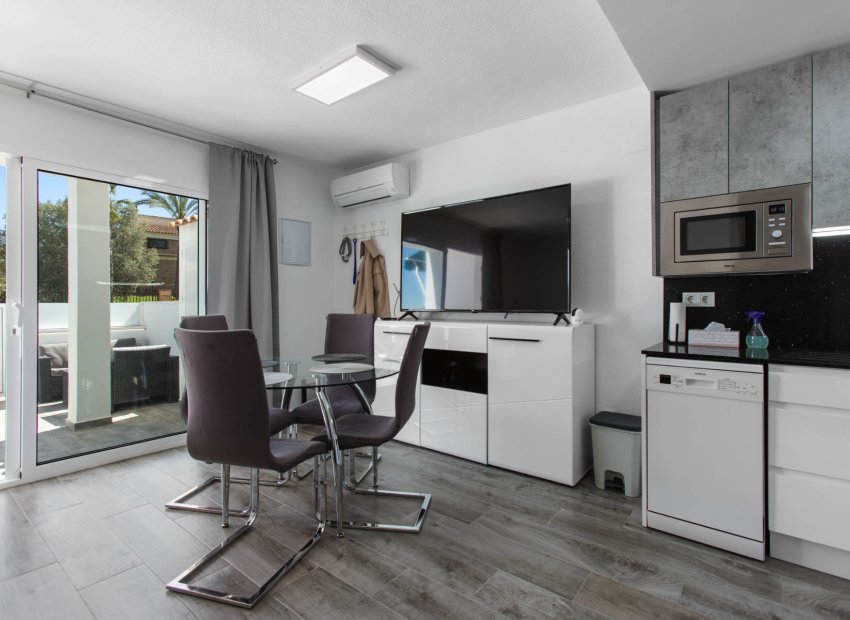 Herverkoop - Appartement / flat - Torrevieia - Lago Jardin