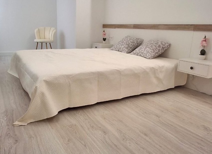 Herverkoop - Appartement / flat - Torrevieia - Playa Acequion